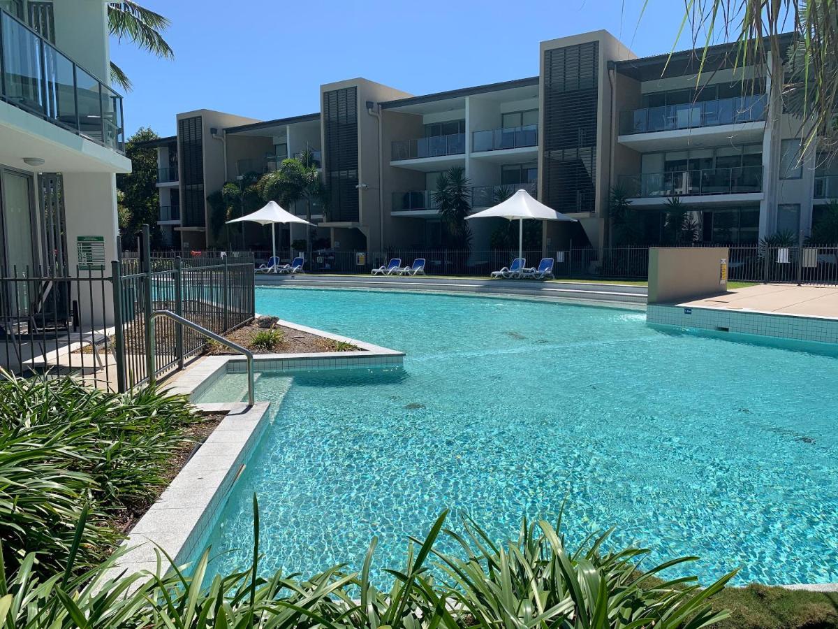 Absolute Waterfront Magnetic Island Apartment Nelly Bay Exterior photo